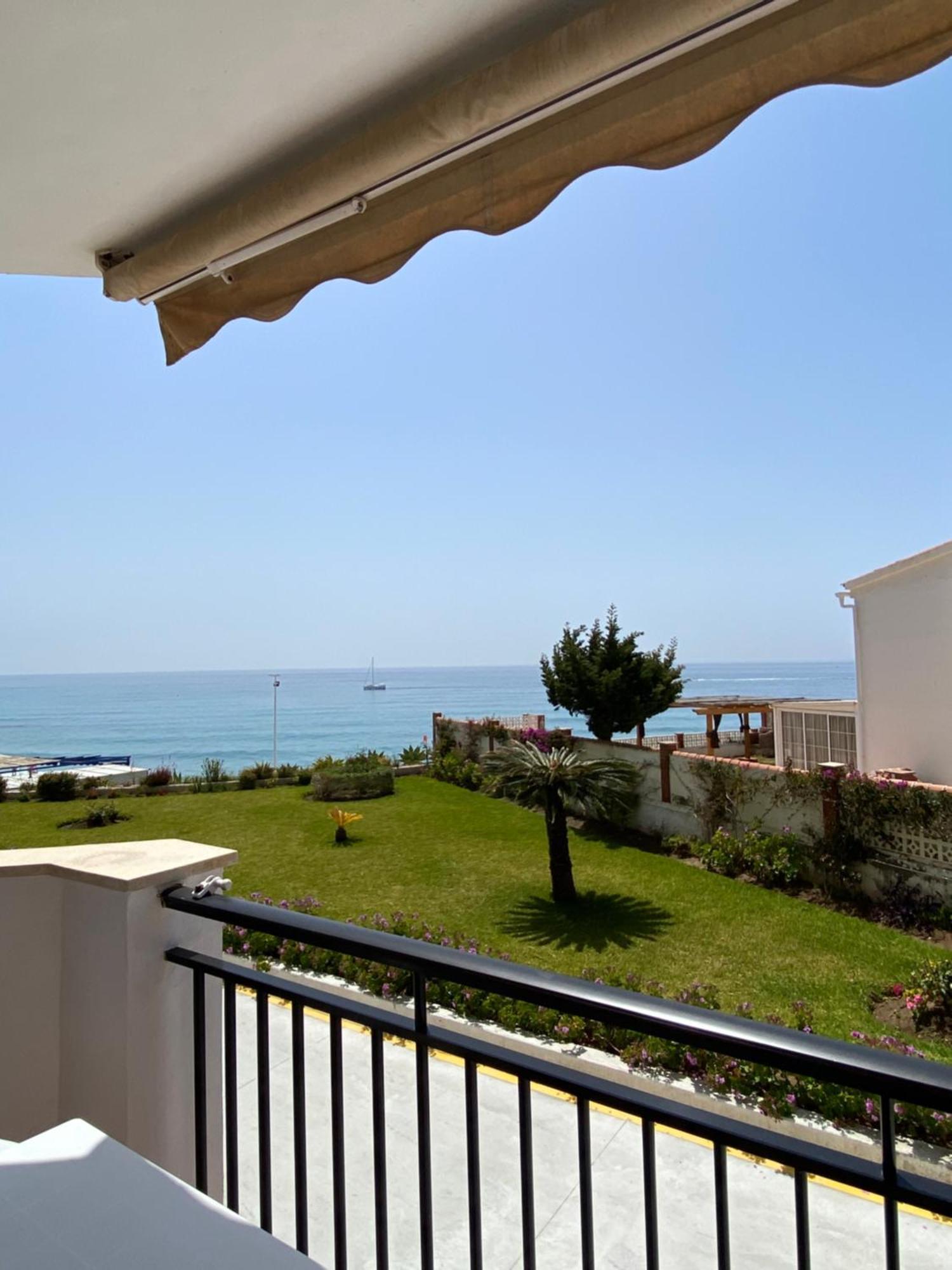 Apartamento A Pie De Playa. Nerja Ngoại thất bức ảnh